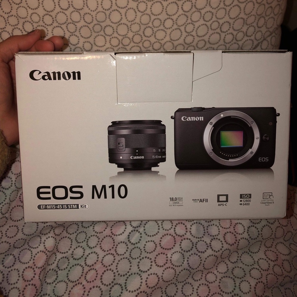 Canon eos m10